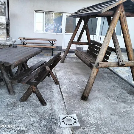 招待所 Vacanta 艾福雷诺德